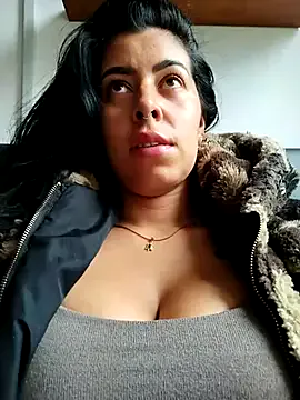 AmyBelmontt – webcam model profile photo Image 11