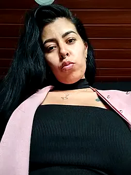 AmyBelmontt – webcam model profile photo Image 15