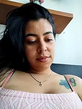 AmyBelmontt – webcam model profile photo Image 5