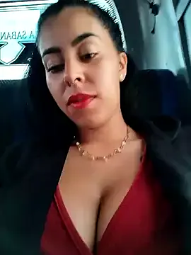 AmyBelmontt – webcam model profile photo Image 8