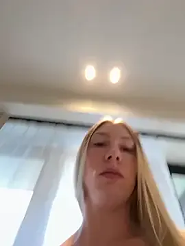 Noa_Dam – webcam model profile photo Image 16