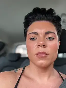 PearlQuinn – webcam model profile photo Image 15