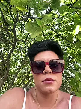 PearlQuinn – webcam model profile photo Image 4