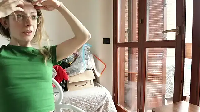 KaraNoir – webcam model profile photo Image 2