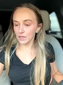 IrisWain – webcam model profile photo Image 18