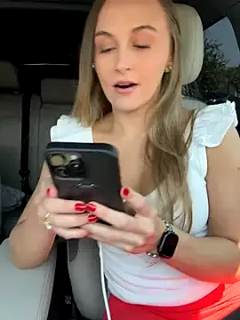 IrisWain – webcam model profile photo Image 4