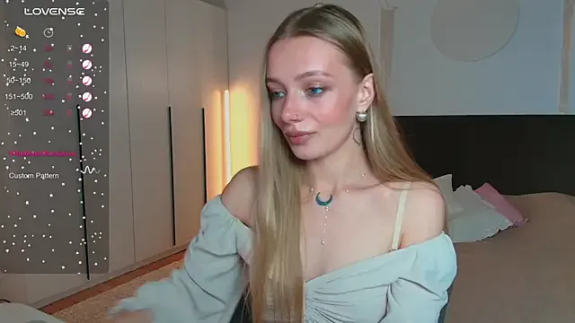 LiaSinclair – webcam model profile photo Image 14