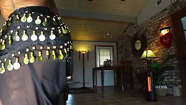 rose_monarch – webcam model profile photo Image 4