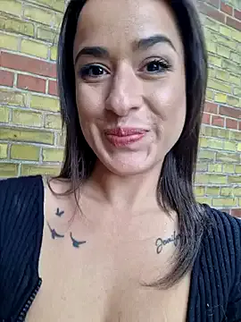 KaraNoir – webcam model profile photo Image 5