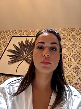 KaraNoir – webcam model profile photo Image 7