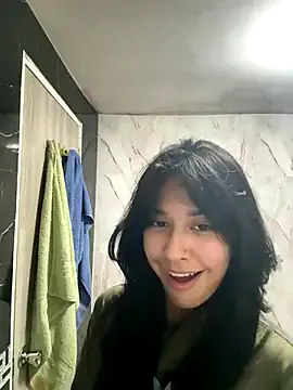 Yasminaa – webcam model profile photo Image 10