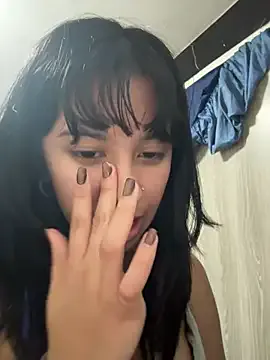 Yasminaa – webcam model profile photo Image 3