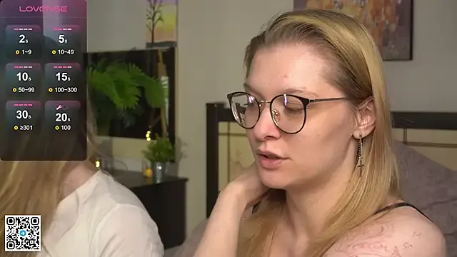 AmbarWilson – webcam model profile photo Image 2