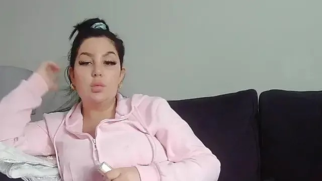 NoaRivas – webcam model profile photo Image 4