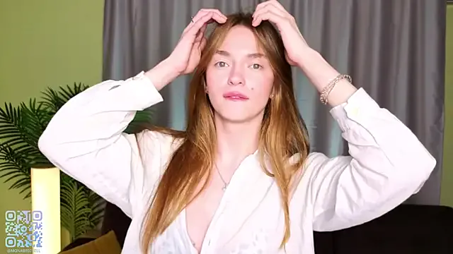 LoveLillyy – webcam model profile photo Image 13