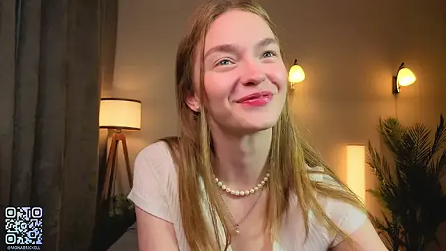 LoveLillyy – webcam model profile photo Image 5