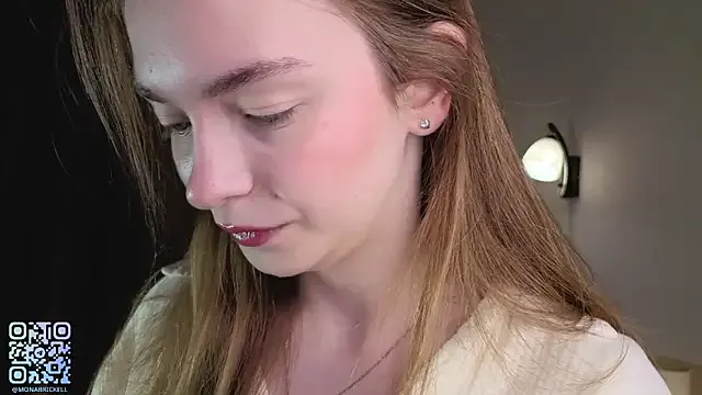 LoveLillyy – webcam model profile photo Image 9