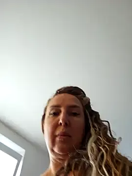 SofieLee – webcam model profile photo Image 9