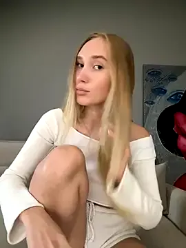 XxAlliGirlNextDoor – webcam model profile photo Image 10