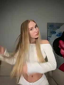 XxAlliGirlNextDoor – webcam model profile photo Image 12