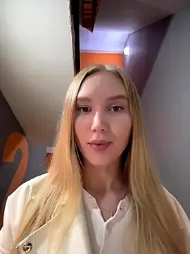 XxAlliGirlNextDoor – webcam model profile photo Image 15