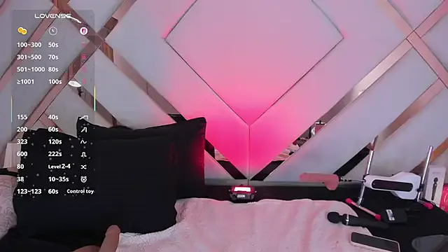 AishaLeclerc – webcam model profile photo Image 17