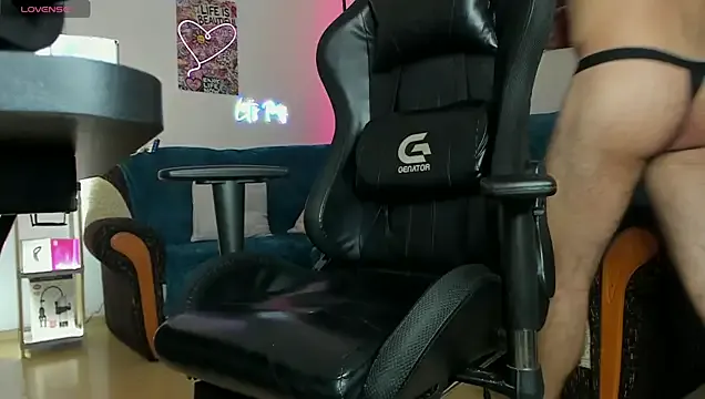 watchmecum78 – webcam model profile photo Image 16