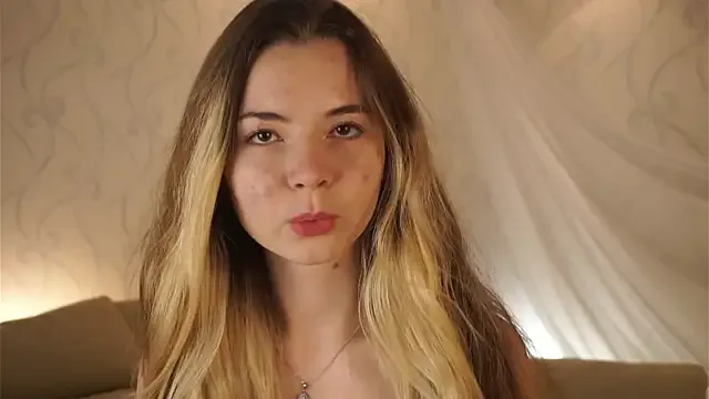 SkyLumen – webcam model profile photo Image 6