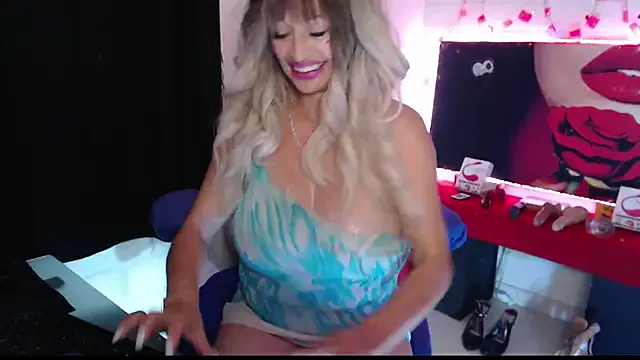 CassieGil – webcam model profile photo Image 8