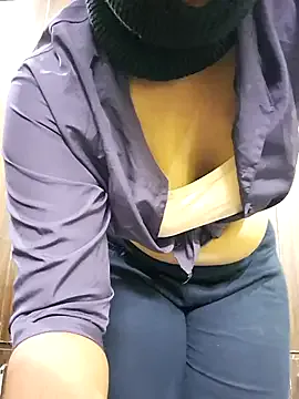 Akiravega – webcam model profile photo Image 8