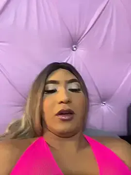 ClaraVanessa – webcam model profile photo Image 17