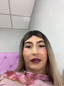 ClaraVanessa – webcam model profile photo Image 4