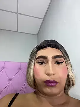 ClaraVanessa – webcam model profile photo Image 7