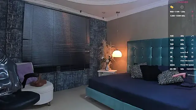 EmilyWeston – webcam model profile photo Image 3