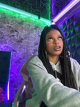 AmyBelmontt – webcam model profile photo Image 16