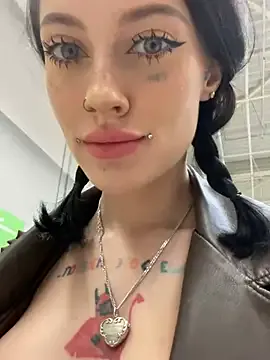 NatallieLynn – webcam model profile photo Image 6