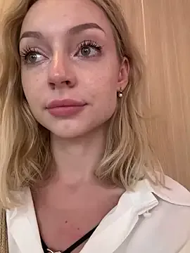 XStormy – webcam model profile photo Image 4