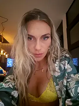 SofiGomezz – webcam model profile photo Image 3