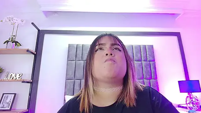 CassieGil – webcam model profile photo Image 4