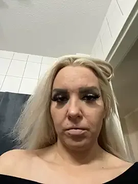 AmyBelmontt – webcam model profile photo Image 15