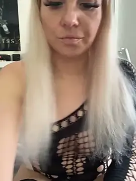 AmyBelmontt – webcam model profile photo Image 17