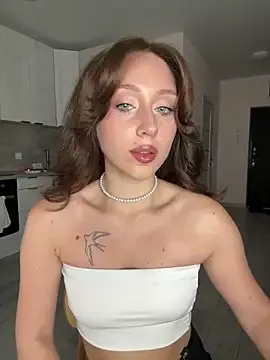 AmyBelmontt – webcam model profile photo Image 8