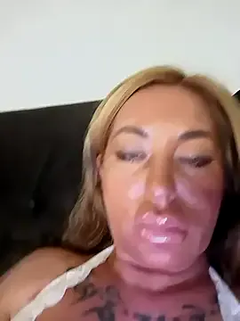 ElianaGarcia – webcam model profile photo Image 12