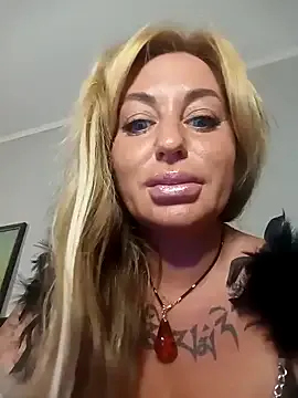 ElianaGarcia – webcam model profile photo Image 16