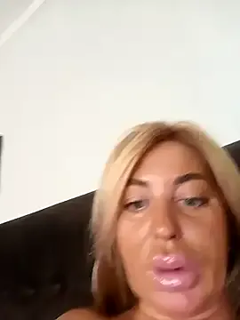 ElianaGarcia – webcam model profile photo Image 7