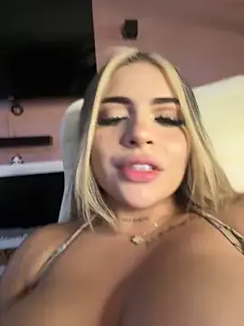 Emmy_frenchie – webcam model profile photo Image 7