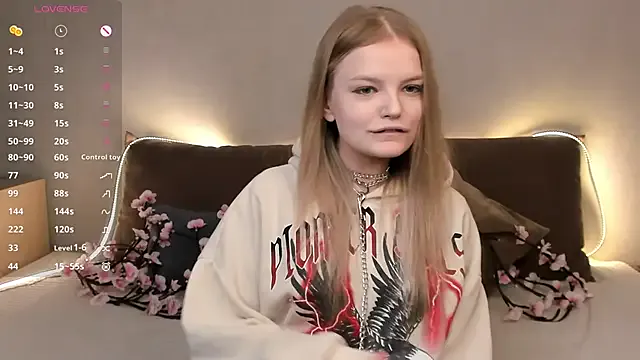 SkyLumen – webcam model profile photo Image 15