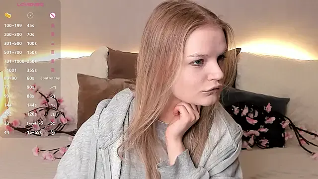 SkyLumen – webcam model profile photo Image 17