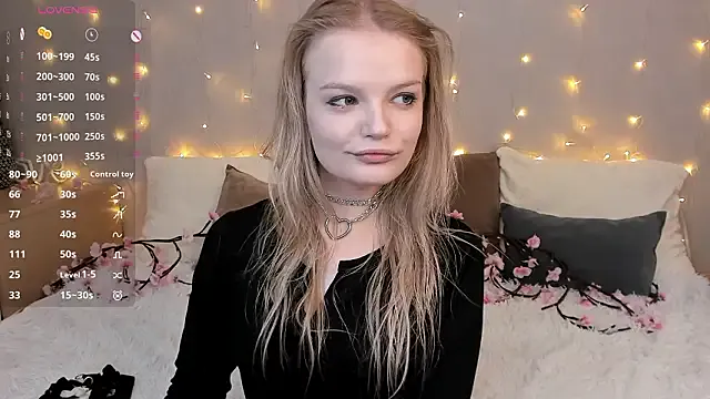 SkyLumen – webcam model profile photo Image 18