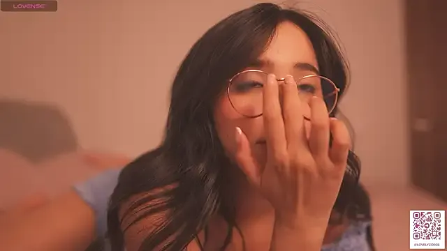 CassieGil – webcam model profile photo Image 12